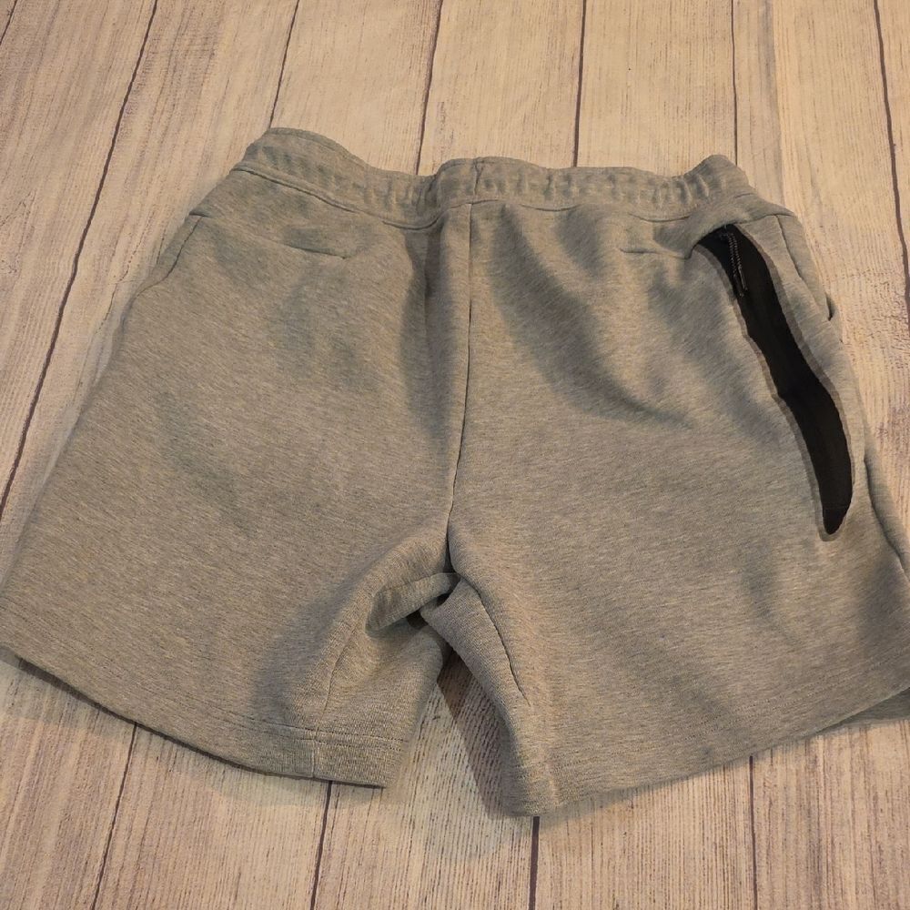 Nike Men's Gray Shorts - Picture 5 of 5